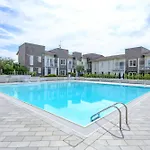 Near Lake Apt Con Piscina