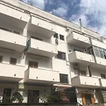 Sisters House, Free Parking Place