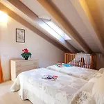 4 Village Centre Lenno Homes With Pool-By Italian Apartments