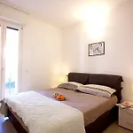 4 Village Centre Lenno Homes With Pool-By Italian Apartments