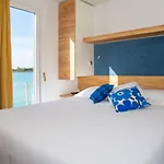 Marina Uno Floating Resort
