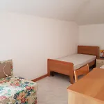 Apartment With Terrace & Free Parking - 3 Minutes From Beach