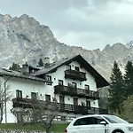 Casa Blue Lodge In Cortina D Ampezzo