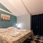 Hostel Portici