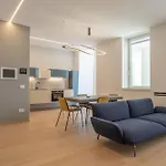 Mareluna Crescent - Luxury Seafront Experience