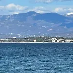 Nido Tra Castello E Lago