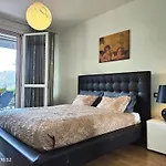 Leo Apartment