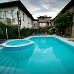 Villa Maria Apartments