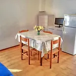 Cosy Apartment 200M From The Sea