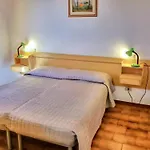 Cosy Apartment 200M From The Sea