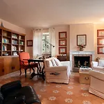 Casa Del Duca 10, Emma Villas