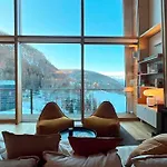 Spectacular Alpine Home