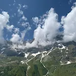 Cervinia Ski In Ski Out - Family Studio