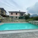 Lo Scorcio Sul Lago