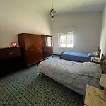 Pm 10 Via Leone Guest House