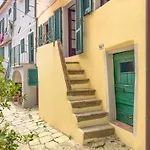 Maya Apartment