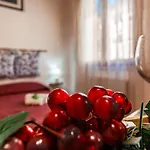 Camy Wine House Con Giardino Vicino Alla Stazione Ferroviaria