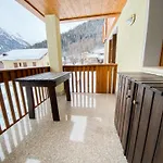 Lares Garden House