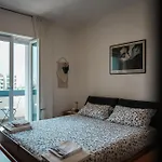 Entire Flat, 1 Minute Walk From Lake Of Garda