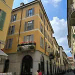 Russomanno Apartments