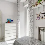 Whiteandblacknapoli
