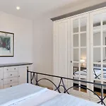 Apartment Montecristo - Villa Di Sogno By Interhome