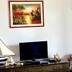N084 - Numana, Villa Quadrilocale Con Meraviglioso Giardino