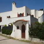 Villa Immersa Nel Verde, Spiaggia A 200M
