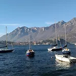 A Pochi Passi Dal Lago Vista Vicolo