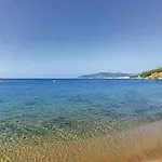 2 Bedroom Beautiful Apartment In Castellabate Sa