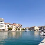 2 Bedroom Cozy Apartment In Grado