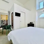 Palazzo Bougainvillea By Ritardo Aereo