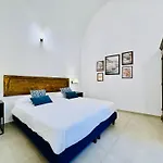 Palazzo Bougainvillea By Ritardo Aereo
