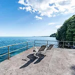 Perla Azzurra Mit Seezugang