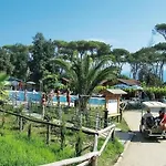 Ein Mobilheim Auf Einem Campingplatz Nahe Dem Meer,Pisa Und Dem Badeort Viareggio