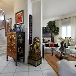 Albergo Moderno Con Bella Piscina