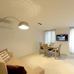 Nette Wohnung In Limone Sul Garda Mit Terrasse Und Garten Und Strand In Der Naehe