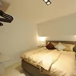 Nette Wohnung In Limone Sul Garda Mit Terrasse Und Garten Und Strand In Der Naehe