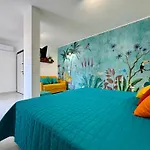 Yourhome - Blu Jade House