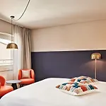 Welcoming Apartment Near Center