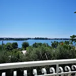Sul Lago Dorato