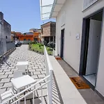Lili Apartments