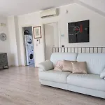 Elegante E Indipendente