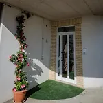 B&B 