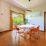 Lux And Relax Villa With Jacuzzi Next The Sea
