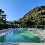 Marea Retreat Rooms