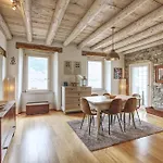 Ca Sbrisiga In Moltrasio By Halldis