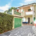 Lovely Home In Camaiore With Wifi
