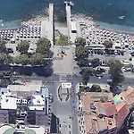 Uno Sguardo Sul Mare
