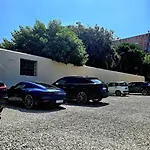 La Villa Apartments - Convenient For Sardinia And Corsica - 4 Beds - Private Parking Included With Camera